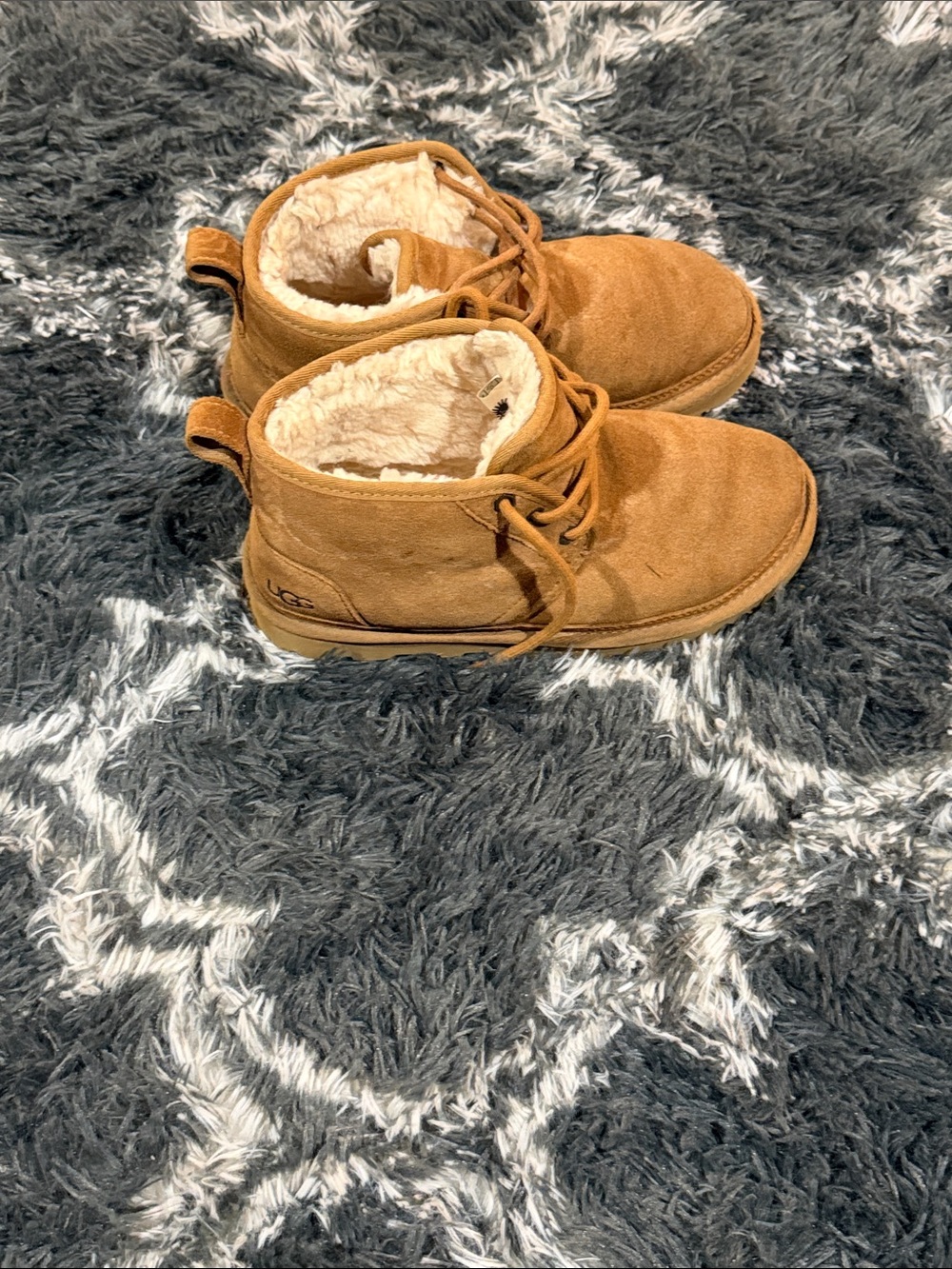 UGG Kids Chestnut Suede Lace-Up Fleece-Lined Ankle Boots